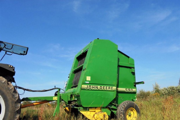 Ogłoszenie rolnicze: Sprzedam prasę John Deere 590 - zmniennokomorowa, garażowana,