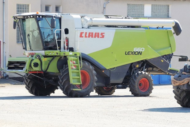 Ogłoszenie rolnicze: CLAAS LEXION 660 - V750 - 815 h