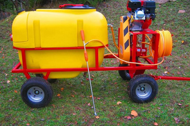 Ogłoszenie rolnicze: Opryskiwacz spalinowy wózkowy POLEXIM200, 6,5 HP, 200L