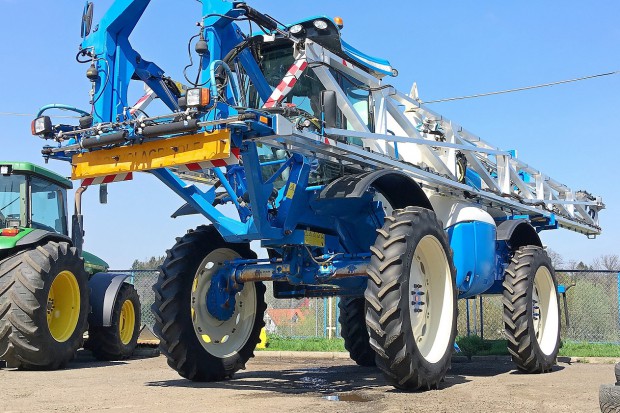Ogłoszenie rolnicze: MATROT XENON D23 5200 - 44 M - 2012 ROK