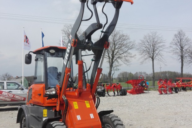 Ogłoszenie rolnicze: Ładowarka EVERUN ER10