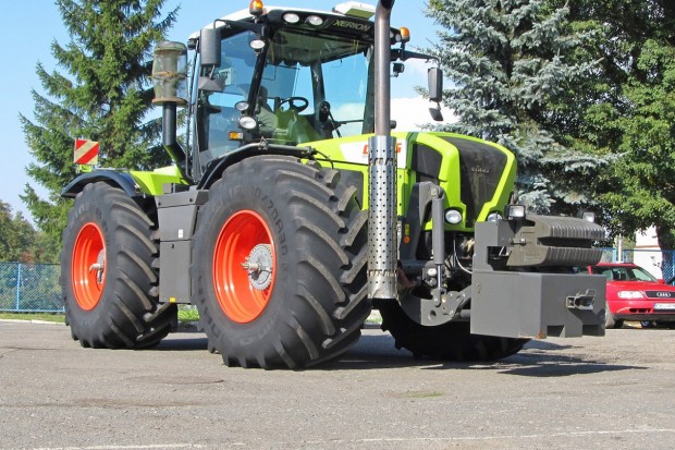 Ogłoszenie rolnicze: CLAAS XERION 3800 - AUTO PILOT - CEBIS - 2010 ROK