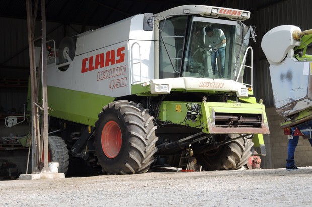 Ogłoszenie rolnicze: Kombajn zbożowy CLAAS LEXION 450 - HEDER 5,4 M - 1999