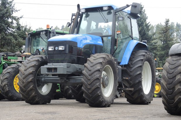 Ogłoszenie rolnicze: Ciągnik rolniczy NEW HOLLAND TM 125 - 2000 ROK