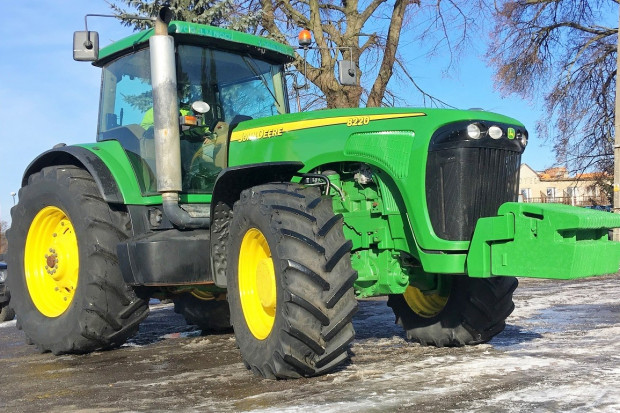 Ogłoszenie rolnicze: JOHN DEERE 8220 POWERSHIFT - 2005 ROK