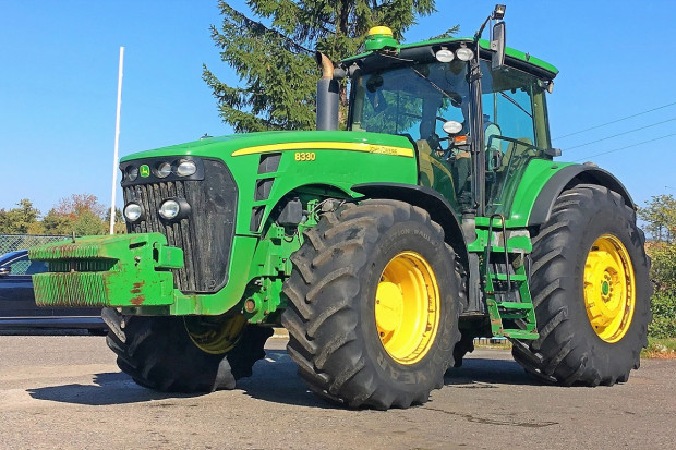 Ogłoszenie rolnicze: JOHN DEERE 8330 POWERSHIFT - GPS - 330 KM - 2007 ROK