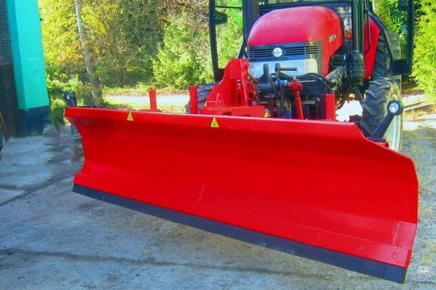 Ogłoszenie rolnicze: PŁUG ŚNIEŻNY ZAWIESZANY NA PRZEDNIM TUZ CIĄGNIKóW, 270 cm