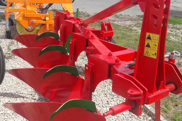 Ogłoszenie rolnicze: Pług zagonowy UNIA Tur B40 3+1