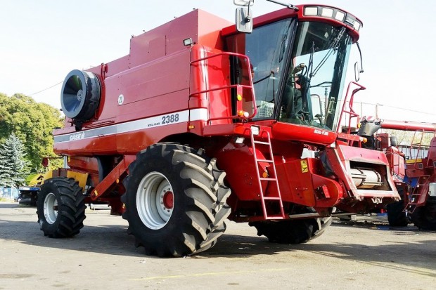 Ogłoszenie rolnicze: CASE 2388 EXLUSIVE - 6,7 M - 2003 ROK