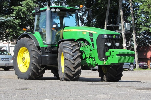 Ogłoszenie rolnicze: JOHN DEERE 8330 POWERSHIFT - 2009 - SKRZYNIA BIEGÓW DO REMONTU