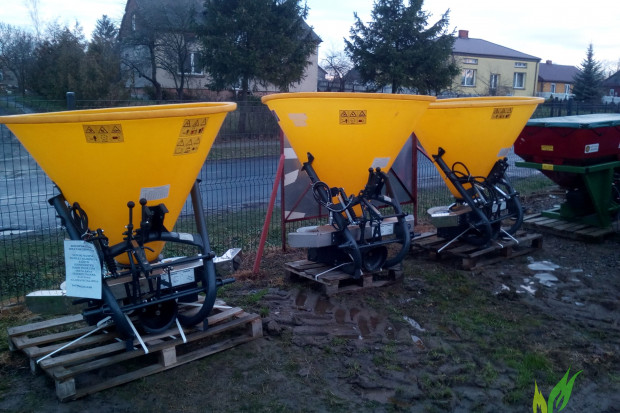 Ogłoszenie rolnicze: Rozsiewacz nawozu Lejek DWUTARCZOWY poj. 500L z hydrauliką