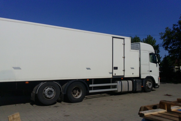Ogłoszenie rolnicze: Sprzedam volvo fh ciężarowy izoterma 2006r ładowność 15000kg