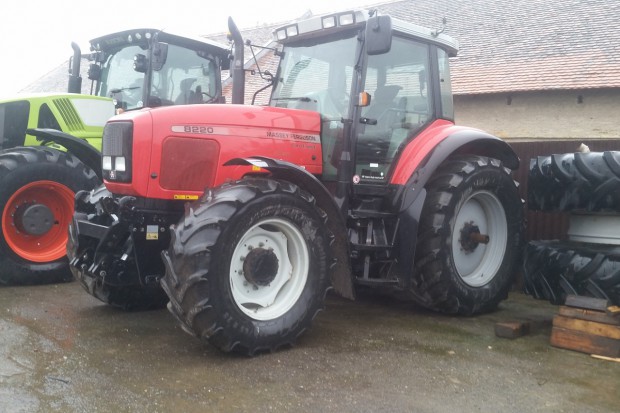 Ogłoszenie rolnicze: CIĄGNIK MASSEY FERGUSON 8220 - WOM + TUZ - 2002 ROK