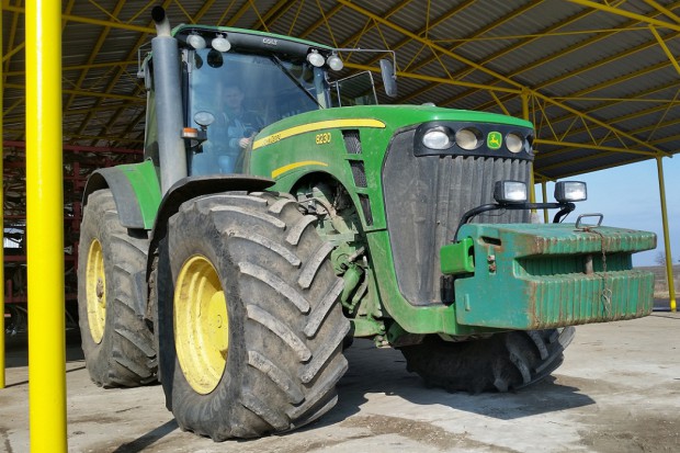 Ogłoszenie rolnicze: JOHN DEERE 8230 - POWERSHIFT - 2007 ROK