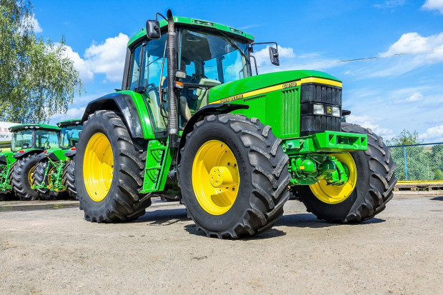 Ogłoszenie rolnicze: JOHN DEERE 6810 PREMIUM - POWER QUAD - TLS - 2001 ROK