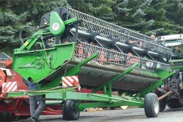 Ogłoszenie rolnicze: PRZYSTAWKA JOHN DEERE 625 R - 2008 ROK
