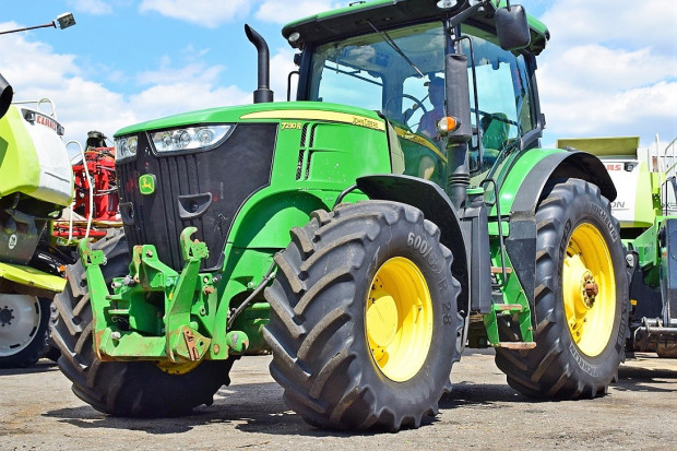 Ogłoszenie rolnicze: JOHN DEERE 7230R POWERQUAD + TUZ + WOM