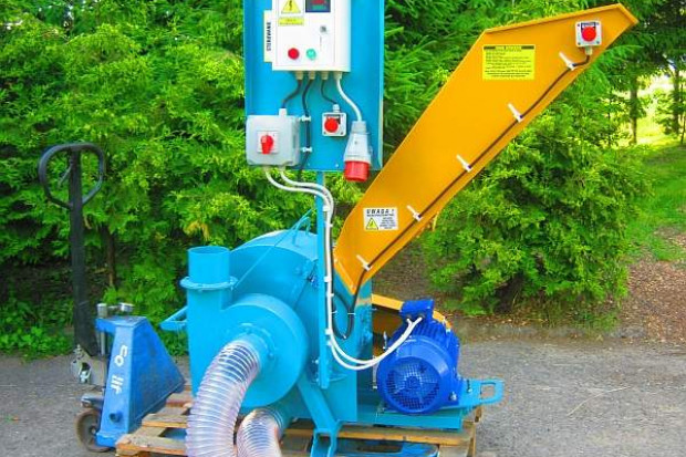 Ogłoszenie rolnicze: MŁYN BIJAKOWY 11 kW, 300-800 kg/h, z własnym odciągiem