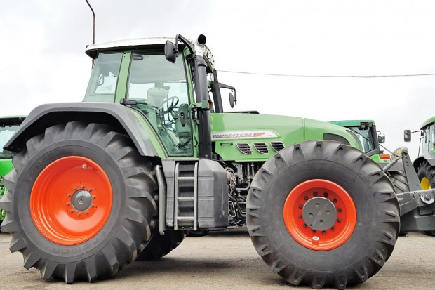Ogłoszenie rolnicze: FENDT 924 VARIO - RUFA - TUZ - 2004 ROK
