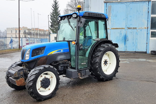 Ogłoszenie rolnicze: NEW HOLLAND T4040F - 2009 ROK